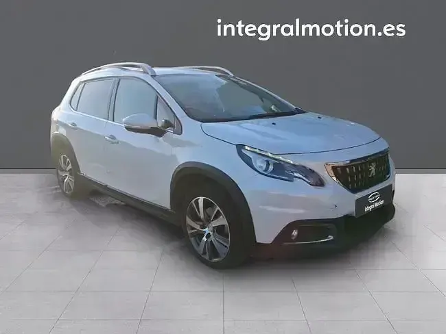 Usado Peugeot 2008 Allure 110 CV (80 kW) 2016 Blanco SUV