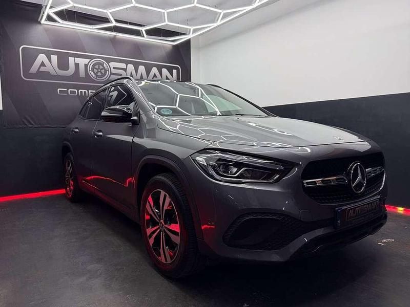Usado Mercedes GLA200 150 HP (110 kW) 2020 Cinzento SUV