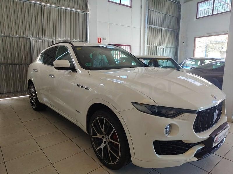 Usado Maserati Levante 430 CV (316 kW) 2018 Blanco SUV