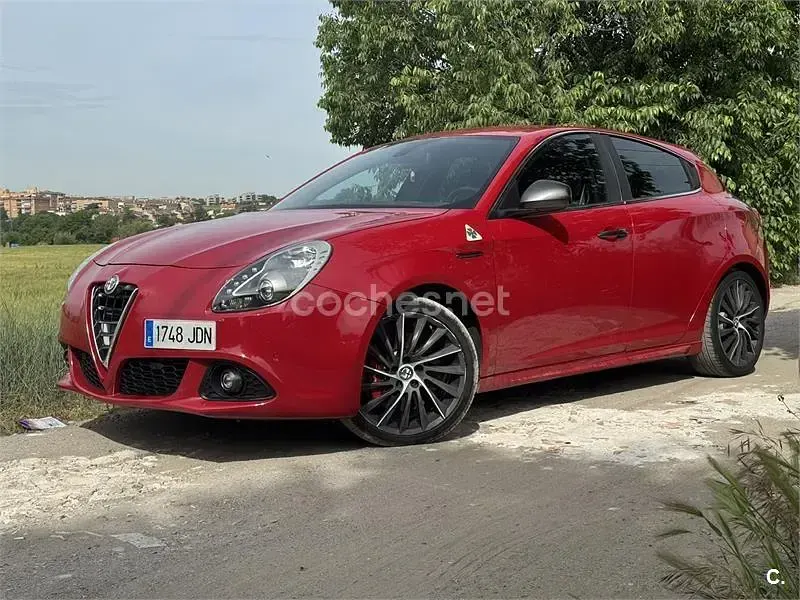 Usado Alfa Romeo Giulietta Quadrifoglio Verde 240 CV (176 kW) 2015 Rojo Utilitario