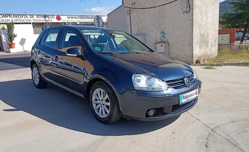 Usado VW Golf V 102 CV (75 kW) 2007 Gris azulado Berlina