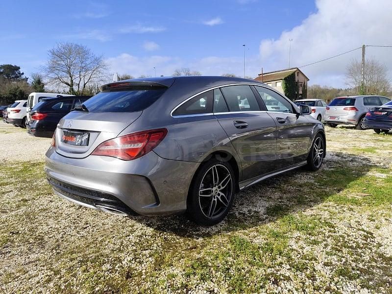 Usado Mercedes CLA200 Shooting Brake 150 CV (110 kW) 2019 Gris / plata Familiar