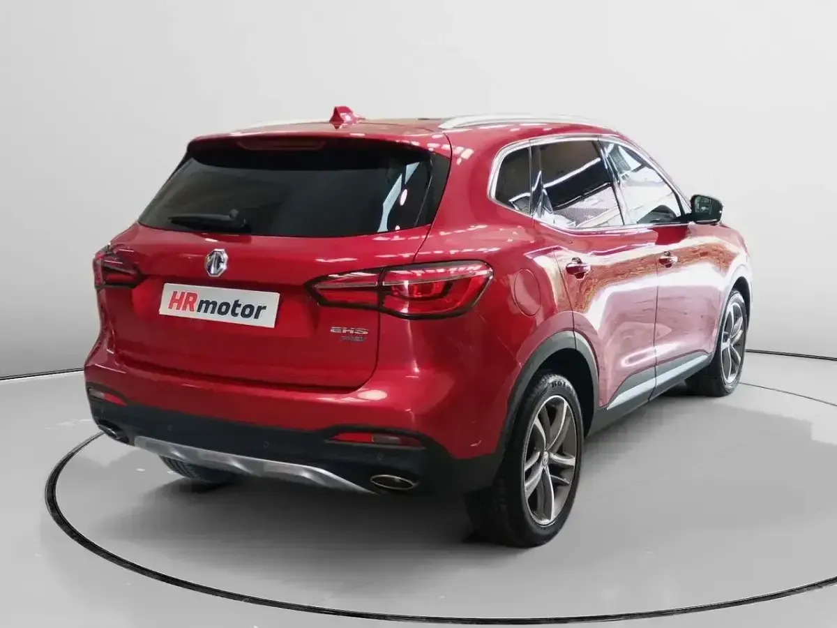 Usado MG HS Comfort 258 HP (189 kW) 2023 Vermelho SUV