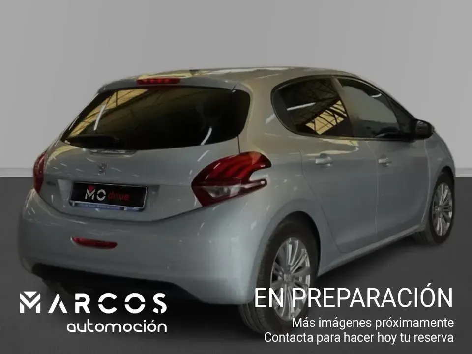 Usado Peugeot 208 Style 82 CV (60 kW) 2017 Utilitario