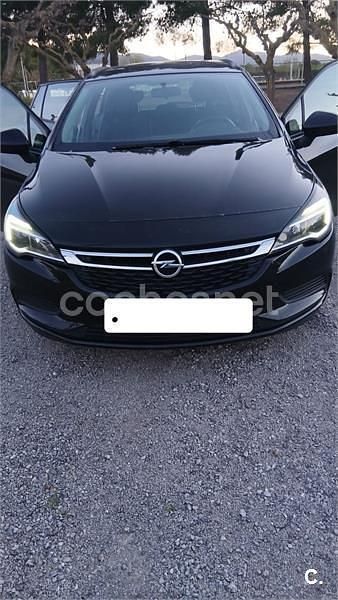 Usado Opel Astra Excellence 110 CV (80 kW) 2018 Negro Familiar