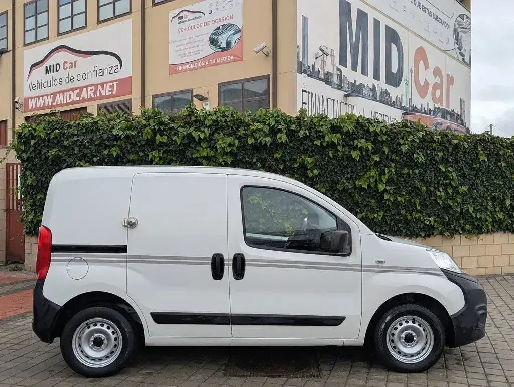 Używany Fiat Fiorino 80 KM (58 kW) 2018 Biały Minivan
