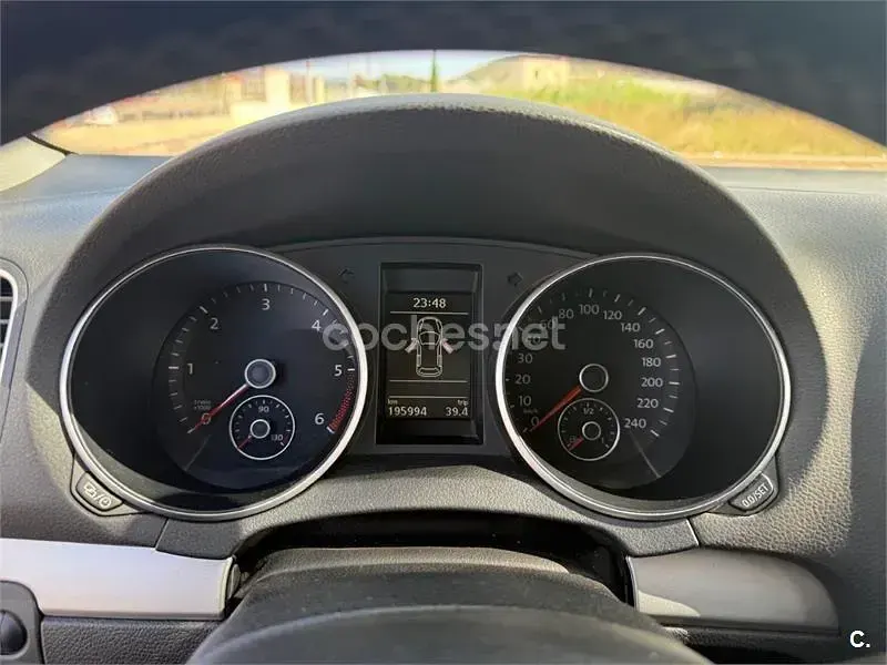 Usado VW Golf VII Advance 105 CV (77 kW) 2012 Blanco Berlina