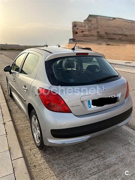 Usado Peugeot 207 90 CV (66 kW) 2006 Gris / plata Berlina