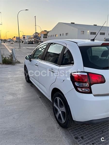 Usado Citroën C3 Live 68 CV (50 kW) 2016 Blanco Berlina