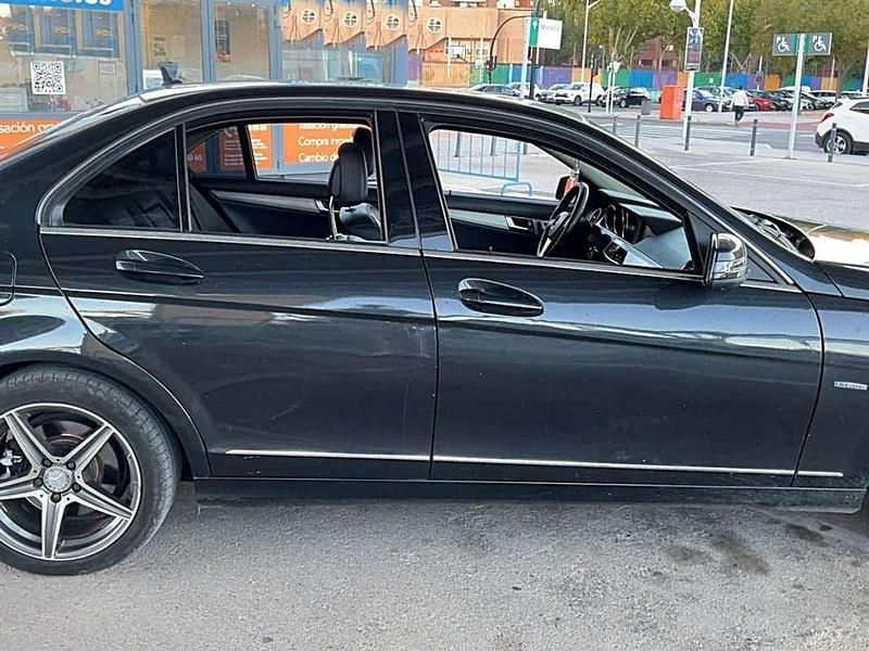 Usado Mercedes C250 Avantgarde 204 CV (150 kW) 2011 Negro Berlina