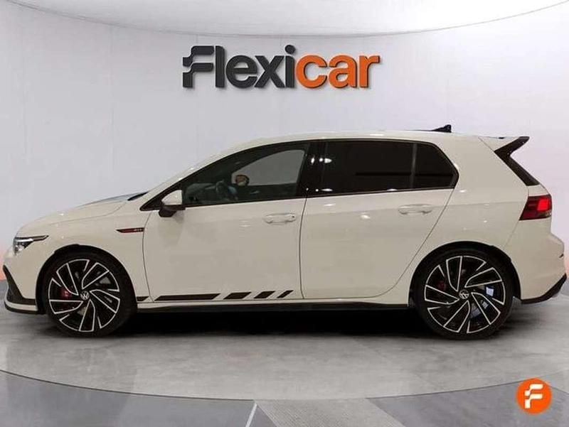 Usado VW Golf VIII GTI 300 CV (220 kW) 2022 Blanco Utilitario