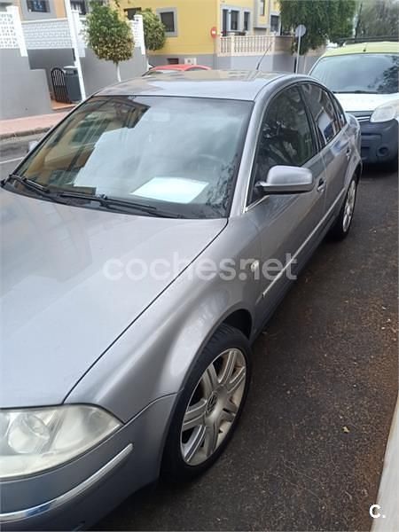 Usado VW Passat Trendline 130 CV (95 kW) 2002 Gris / plata Berlina