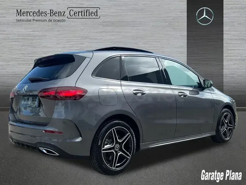 Begagnad Mercedes B250e 218 HK (160 kW) 2024 Grå Minibuss