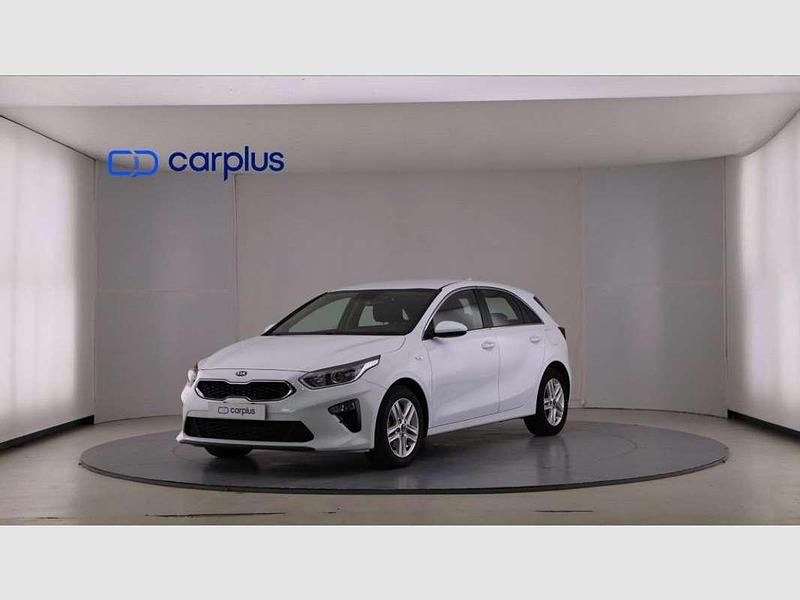 Usado Kia Ceed 136 CV (100 kW) 2021 Blanco Utilitario