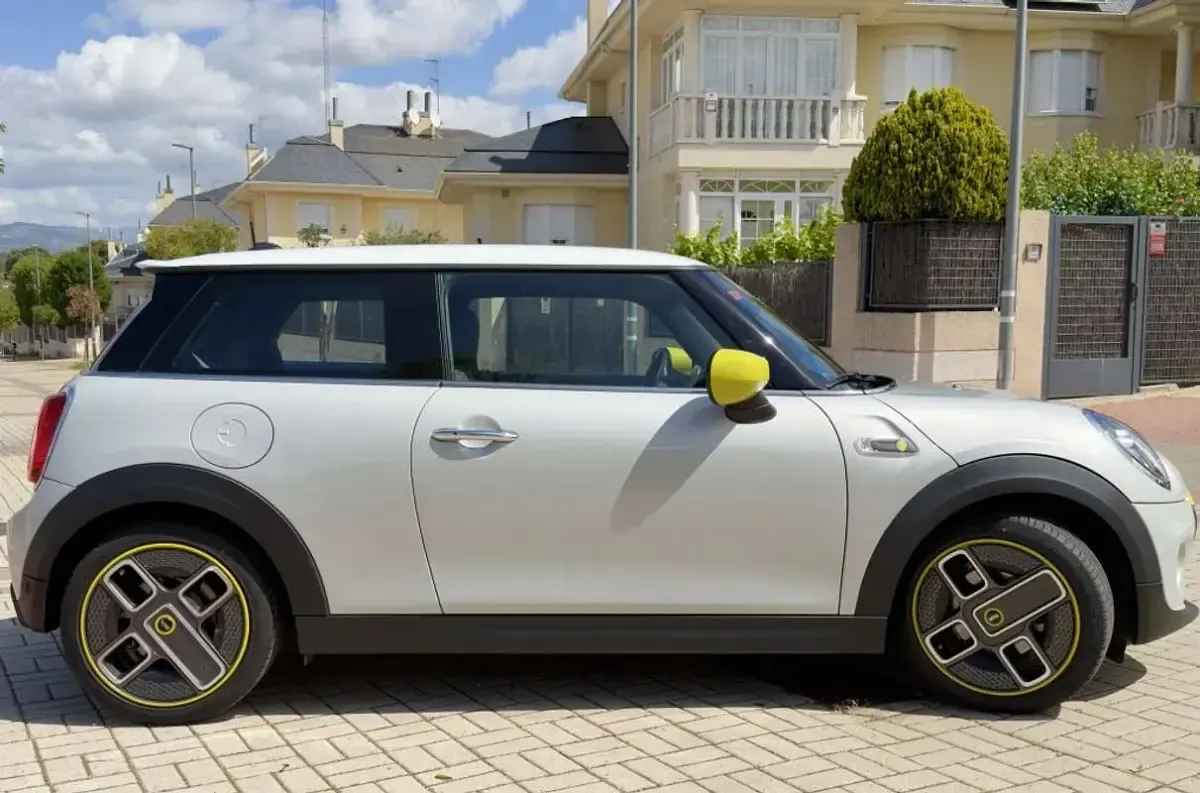 Begagnad Mini Cooper SE 135 kW (184 HK) 2021 Grå Halvkombi