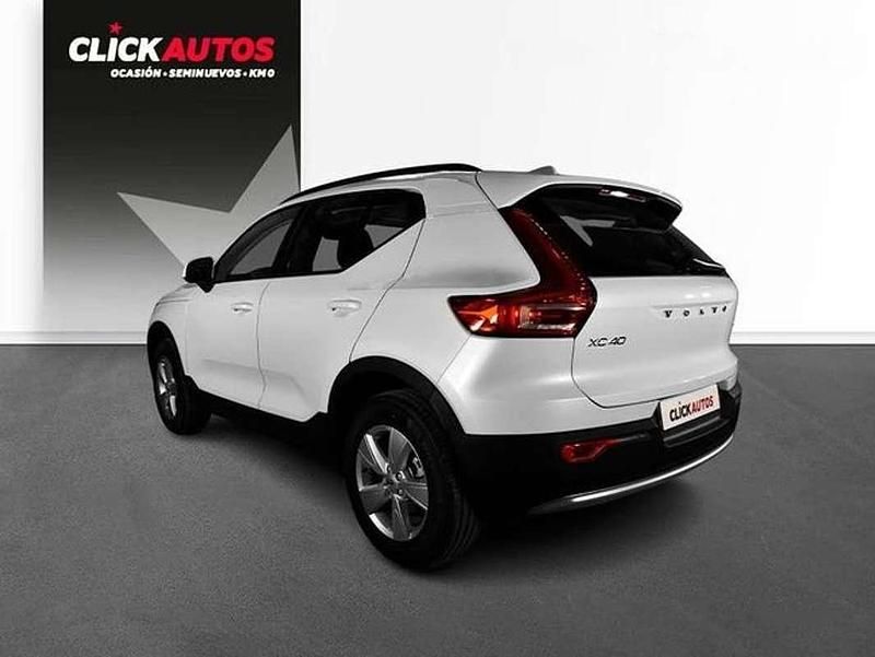 Usado Volvo XC40 129 CV (94 kW) 2024 Blanco SUV
