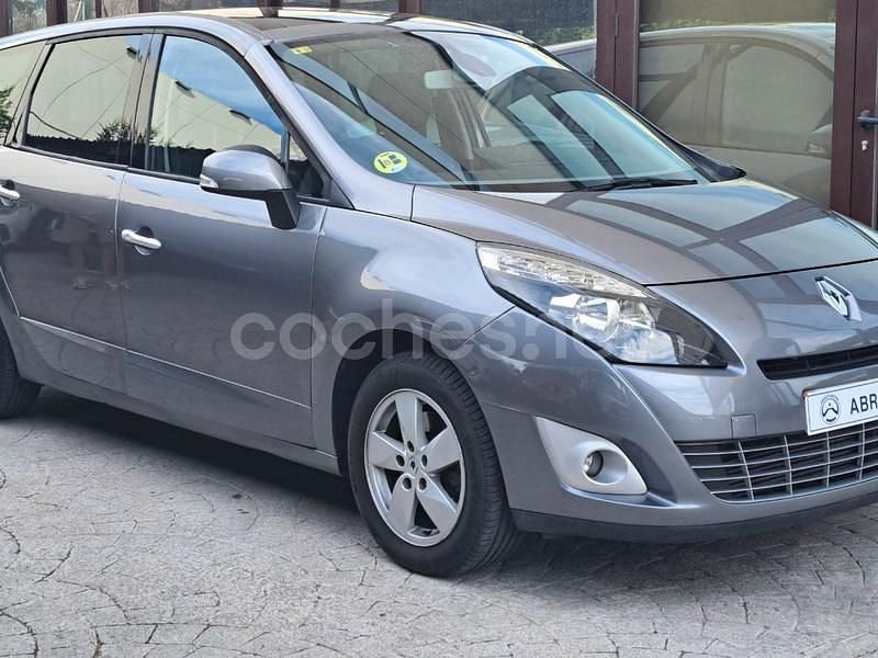 Usado Renault Grand Scénic III Dynamique 131 CV (96 kW) 2010 Gris / plata Monovolumen