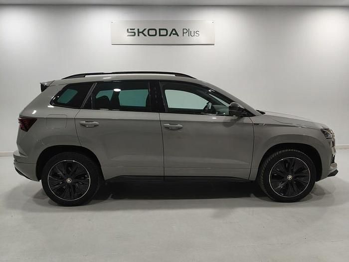 Usado Skoda Karoq SportLine 150 CV (110 kW) 2023 Gris SUV