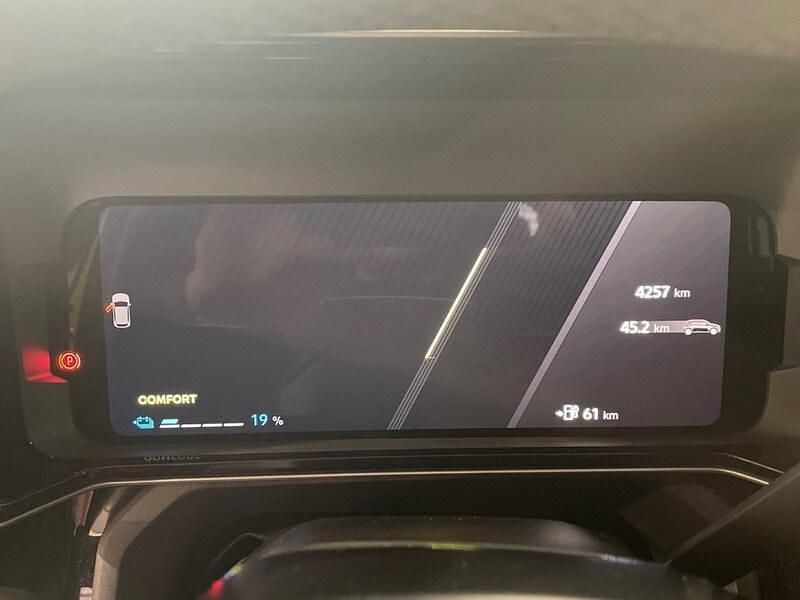 Usado Renault R5 Techno 88 kW (120 CV) 2025 Amarillo Utilitario