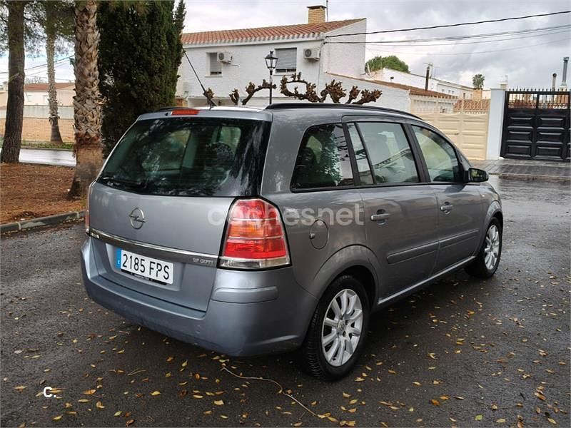 Usado Opel Zafira Enjoy 120 CV (88 kW) 2007 Gris / plata Monovolumen