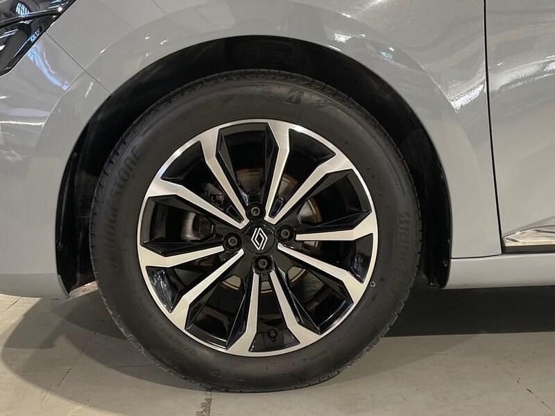 Usado Renault Clio V Techno 100 CV (73 kW) 2025 Gris Berlina