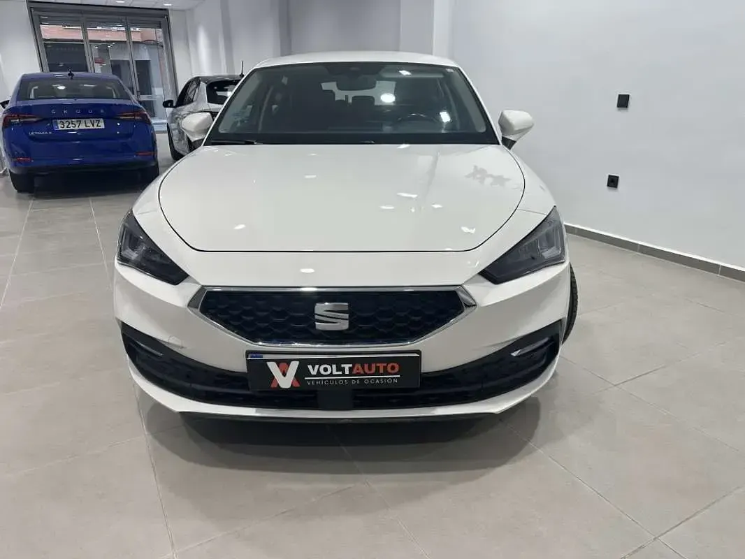 Usado Seat Leon Reference 116 CV (85 kW) 2022 Blanco Utilitario