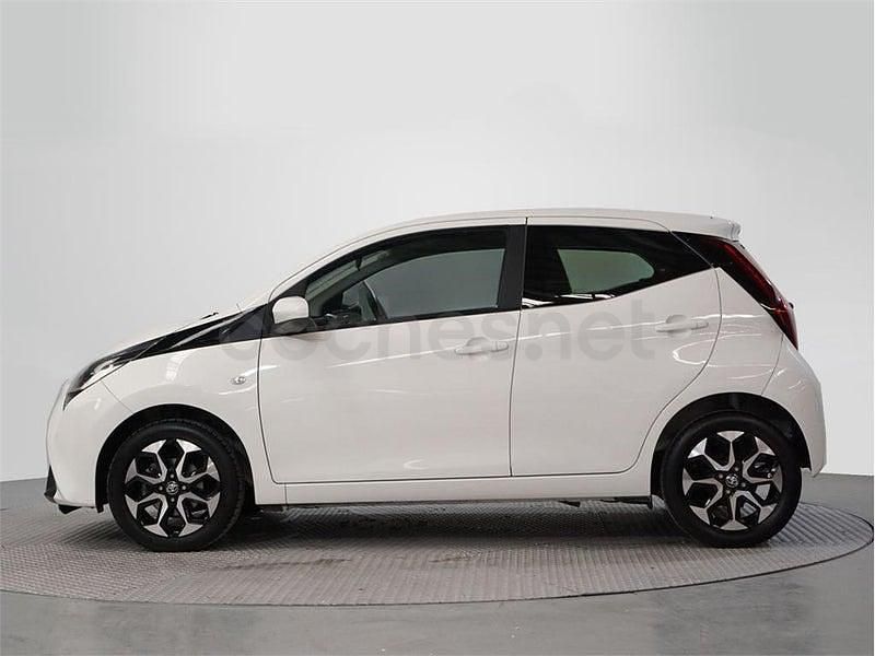 Usado Toyota Aygo X-play 72 CV (52 kW) 2021 Blanco Utilitario