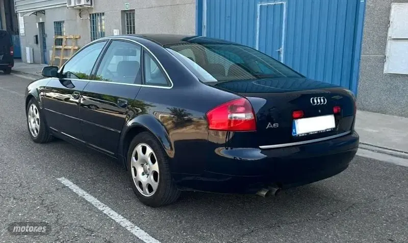 Usado Audi A6 150 CV (110 kW) 2003 Azul Berlina