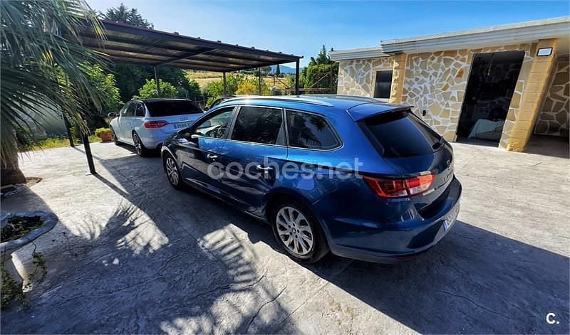Usado Seat Leon ST Ecomotive 110 CV (80 kW) 2015 Azul Familiar