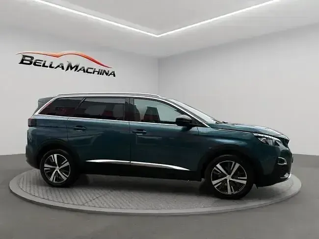 Usado Peugeot 5008 GT-line 130 CV (95 kW) 2019 Verde SUV