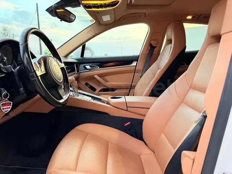 Usado Porsche Panamera 300 CV (220 kW) 2015 Blanco Utilitario