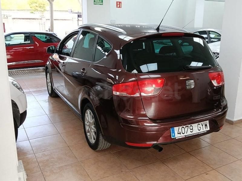 Usado Seat Altea XL Style 105 CV (77 kW) 2010 Granate Monovolumen
