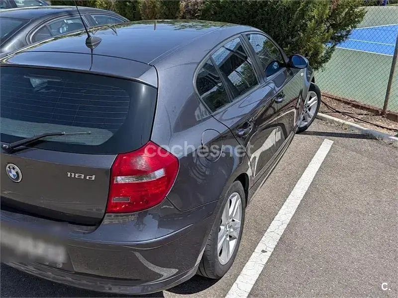 Usado BMW 118 Efficient Dynamics 122 CV (89 kW) 2008 Gris / plata Utilitario