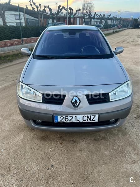 Usado Renault Mégane II Privilege 120 CV (88 kW) 2003 Gris / plata Berlina