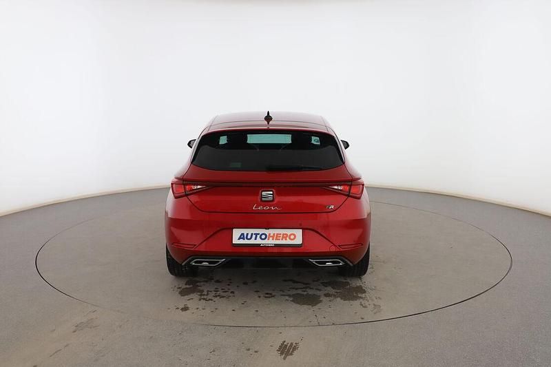 Usado Seat Leon FR 150 CV (110 kW) 2021 Rojo Berlina