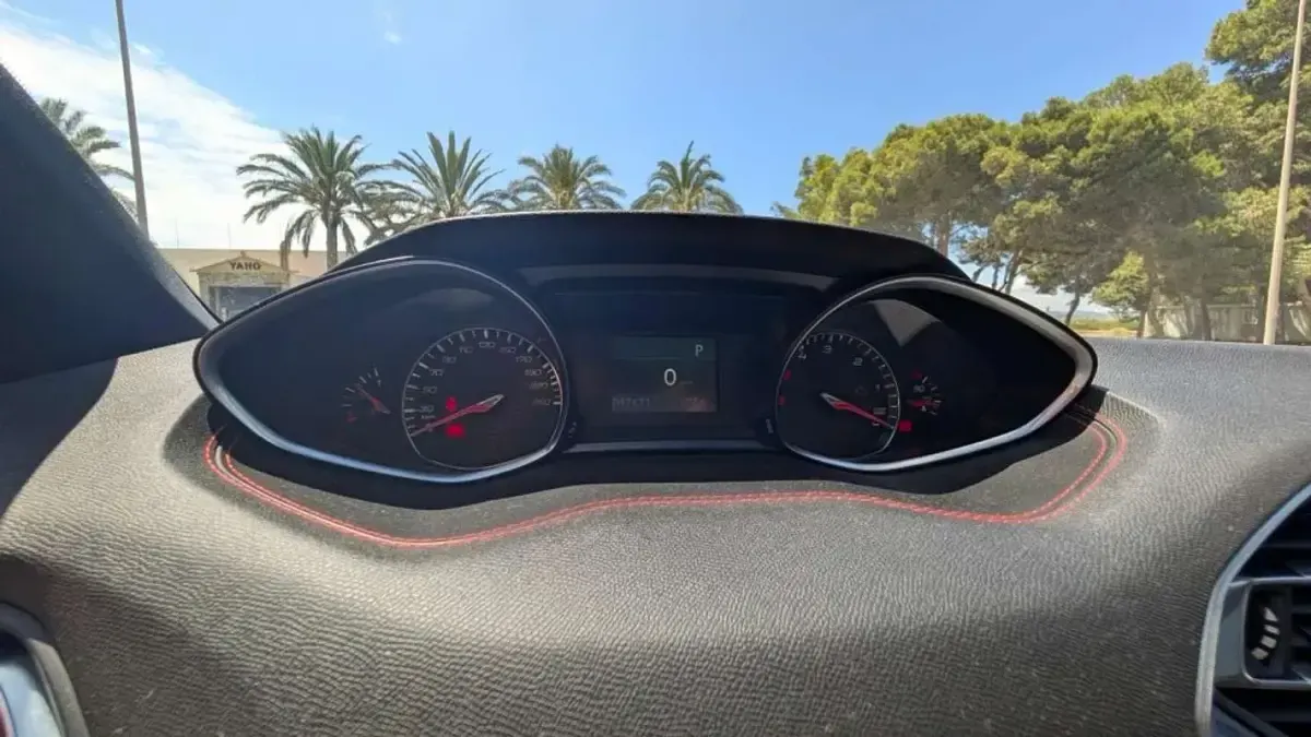 Usado Peugeot 308 SW GT 181 CV (133 kW) 2017 Azul Familiar