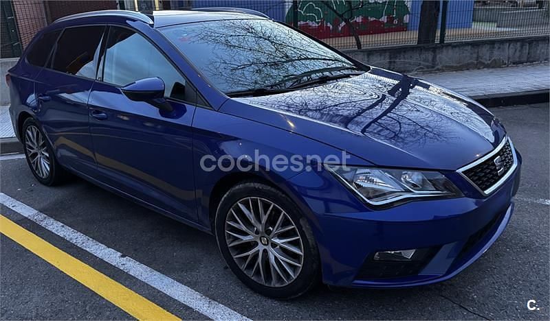 Usado Seat Leon ST Style Plus 110 CV (80 kW) 2017 Azul Familiar