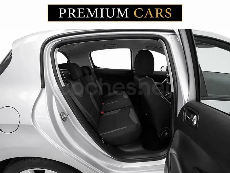 Usado Peugeot 308 Access 112 CV (82 kW) 2011 Gris / plata Berlina