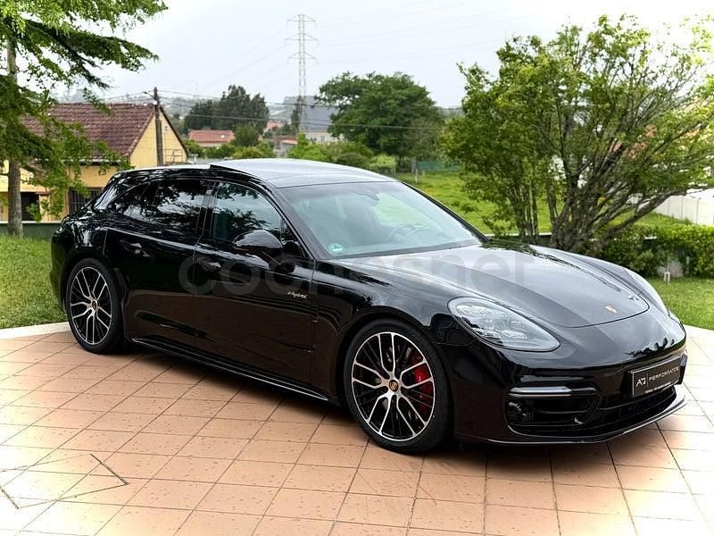 Usado Porsche Panamera Sport Turismo 560 CV (411 kW) 2021 Negro Familiar