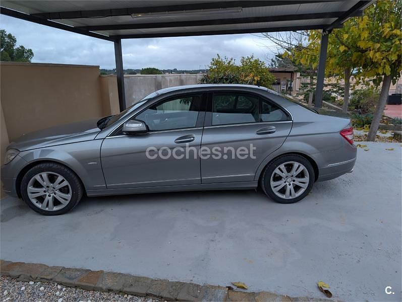 Usado Mercedes C320 Avantgarde 224 CV (164 kW) 2007 Gris / plata Berlina