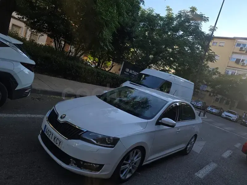 Usado Skoda Rapid Active 116 CV (85 kW) 2017 Blanco Utilitario