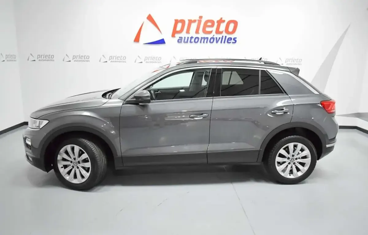 Usado VW T-Roc Advance 116 CV (85 kW) 2021 Gris SUV