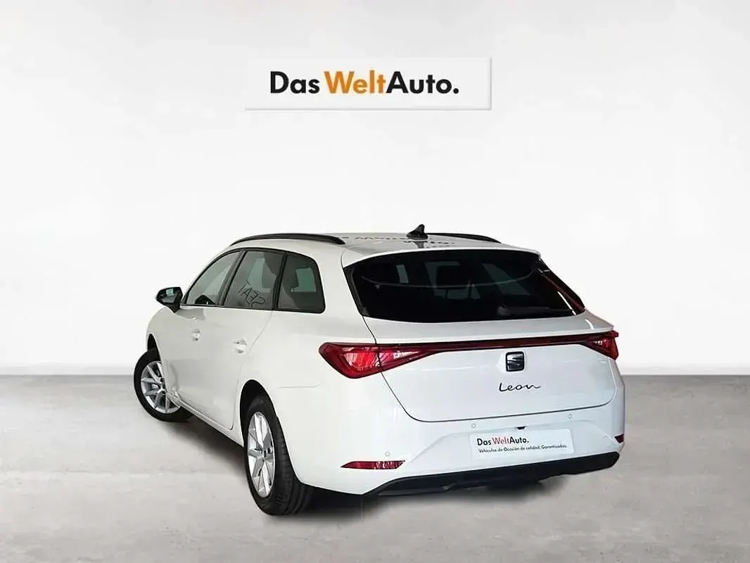 Usado Seat Leon ST Style 116 CV (85 kW) 2025 Blanco Familiar