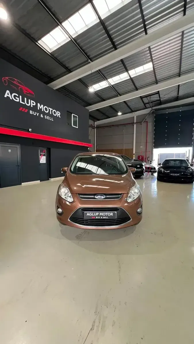 Usado Ford C-MAX S 125 CV (91 kW) 2014 Marrón Monovolumen