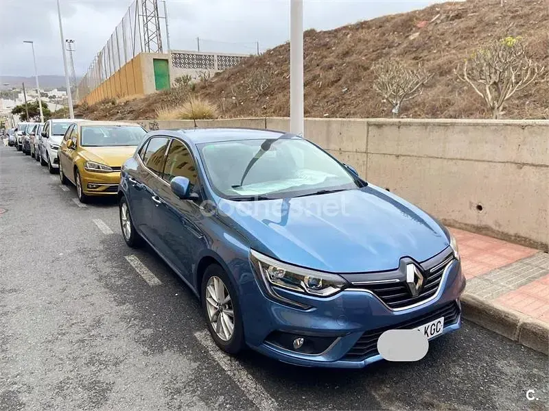 Usado Renault Mégane IV 130 CV (95 kW) 2017 Azul Berlina