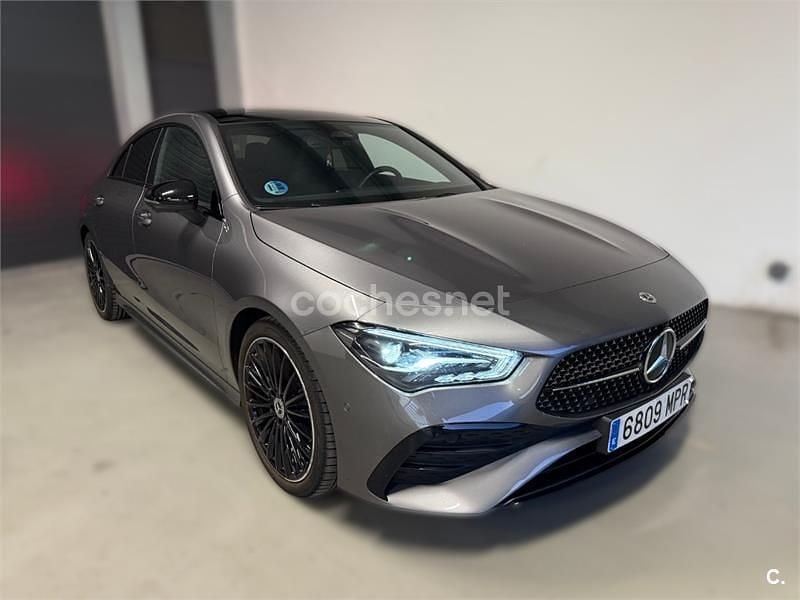 Gris / plata Usado 2023 Mercedes CLA200 Berlina | 35.900 € (Precio justo) - Imagen 1/4