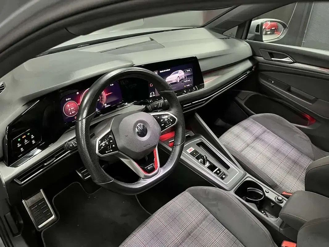 Usado VW Golf VIII GTI 245 CV (180 kW) 2021 Gris Utilitario