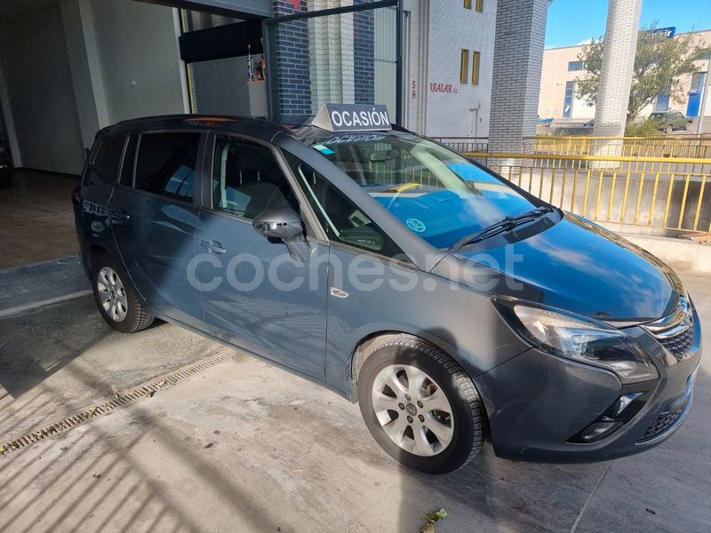 Usado Opel Zafira Tourer Expression 120 CV (88 kW) 2017 Marrón Monovolumen
