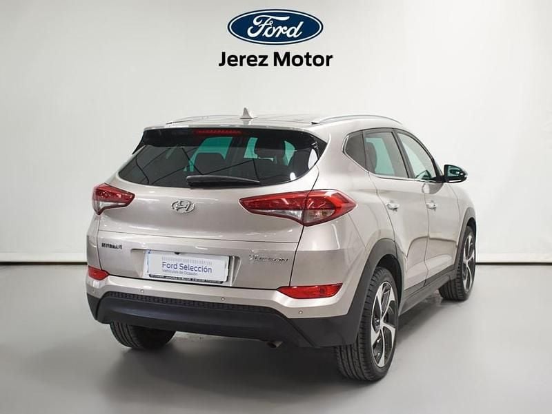 Usado Hyundai Tucson 141 CV (103 kW) 2017 White sand SUV