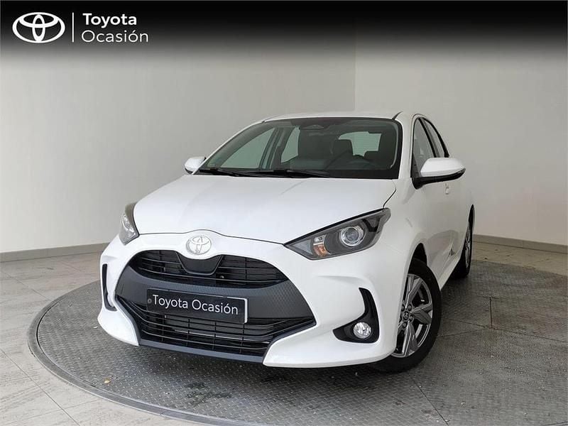 Blanco Usado 2024 Toyota Yaris Hybrid Active Monovolumen | 21.800 € (Precio justo) - Imagen 1/4